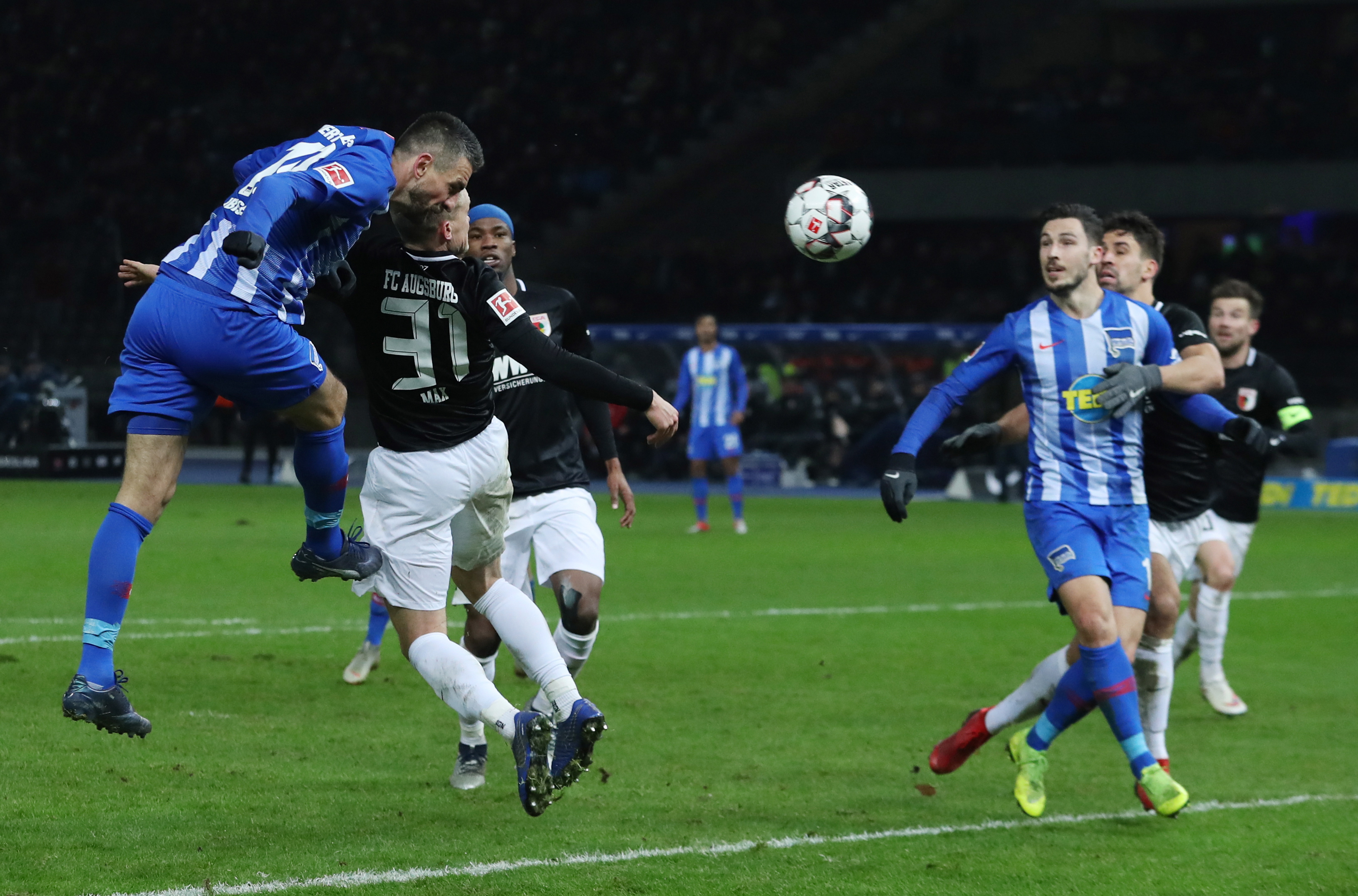 拉齐奥发布备战花絮；窗口期完成体检；德甲任务艰巨；数据趋势出现新变化(足坛最新转会一览表)